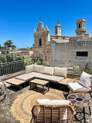 Property grounds - Bed & Breakfast Apartment in Historic Palazzo 10 minutes from Lecce. (San Pietro In Lama)