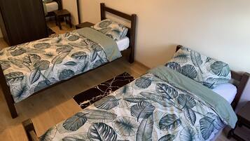 3 chambres, fer et planche à repasser, lit parapluie, Wi-Fi