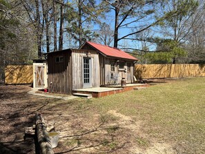 Exterior - Cozy Off Grid Cabin w/pond for fishing. (Greenwood)