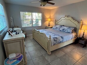 3 bedrooms, desk, iron/ironing board, free WiFi