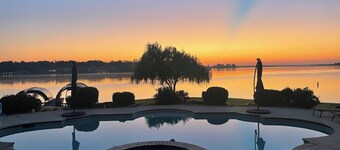 Lake Conroe Lakefront â Sleeps 20+ with Pool, Dock, World Cup Ready