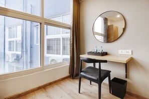 Deluxe Double Room | Bed sheets - Super Townhouse 252 Rcc Prime (Hyderabad)