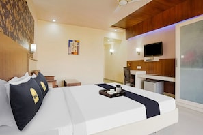 Bed sheets - Super Townhouse OAK Hotel Devanshi Inn (Mumbai)