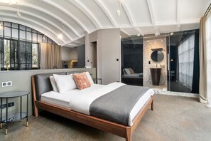 Signature Penthouse, 1 Bedroom, Balcony, City View | 1 bedroom, premium bedding, Tempur-Pedic beds, in-room safe - RA Apartments (Istanbul)
