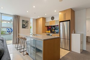 Fridge, microwave, dishwasher, toaster - Waimahana 5 - Taupo Holiday Apartment (Taupo)