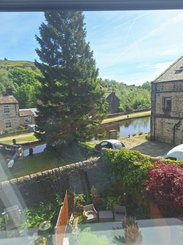 Classic Double Room, Mountain View | Premium bedding, iron/ironing board, free WiFi, bed sheets