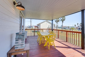 Outdoor dining - Enjoy the View, Walk to Beach! Galveston Hideaway (Galveston)