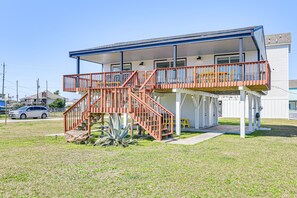 Exterior - Enjoy the View, Walk to Beach! Galveston Hideaway (Galveston)