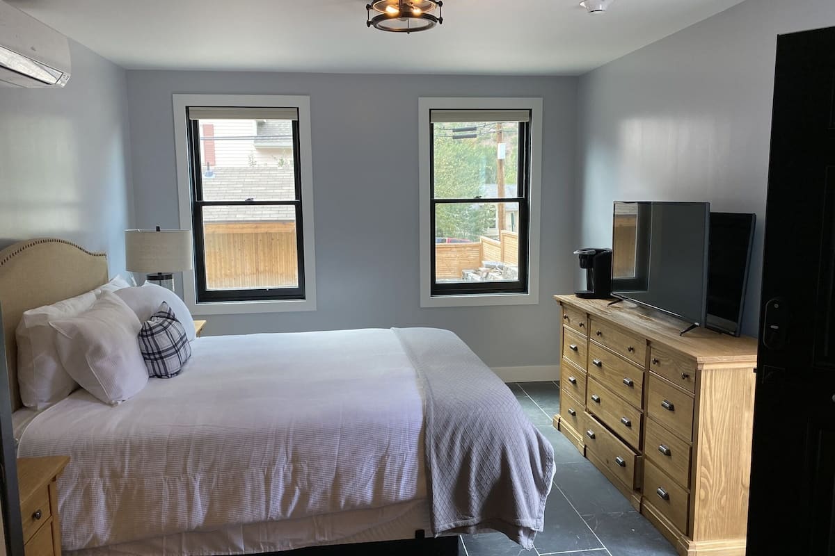 Room | Premium bedding, individually decorated, free WiFi