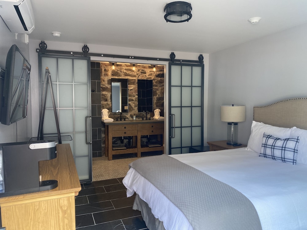 The Imogene Hotel and Rooftop Bar by null