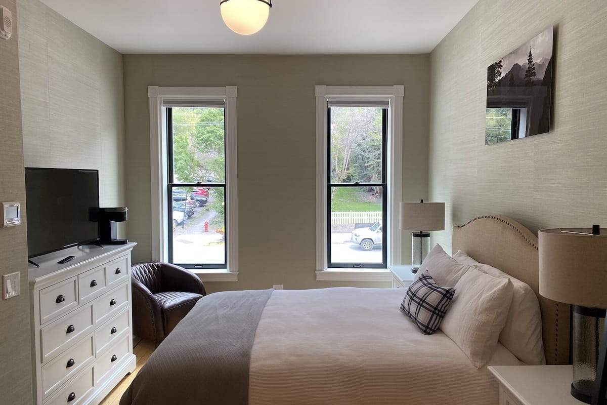 Room | Premium bedding, individually decorated, free WiFi
