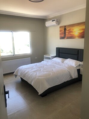 3 makuuhuonetta, silitysrauta/-lauta, Wi-Fi, vuodevaatteet