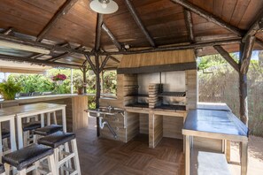 Outdoor dining - Cubo's Casa El Candil / urban / family / private pool (Alhaurín el Grande)