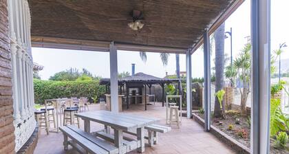 Cubo's Casa El Candil / urban / family / private pool