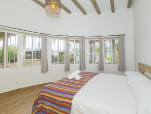 7 bedrooms, iron/ironing board, free WiFi, bed sheets