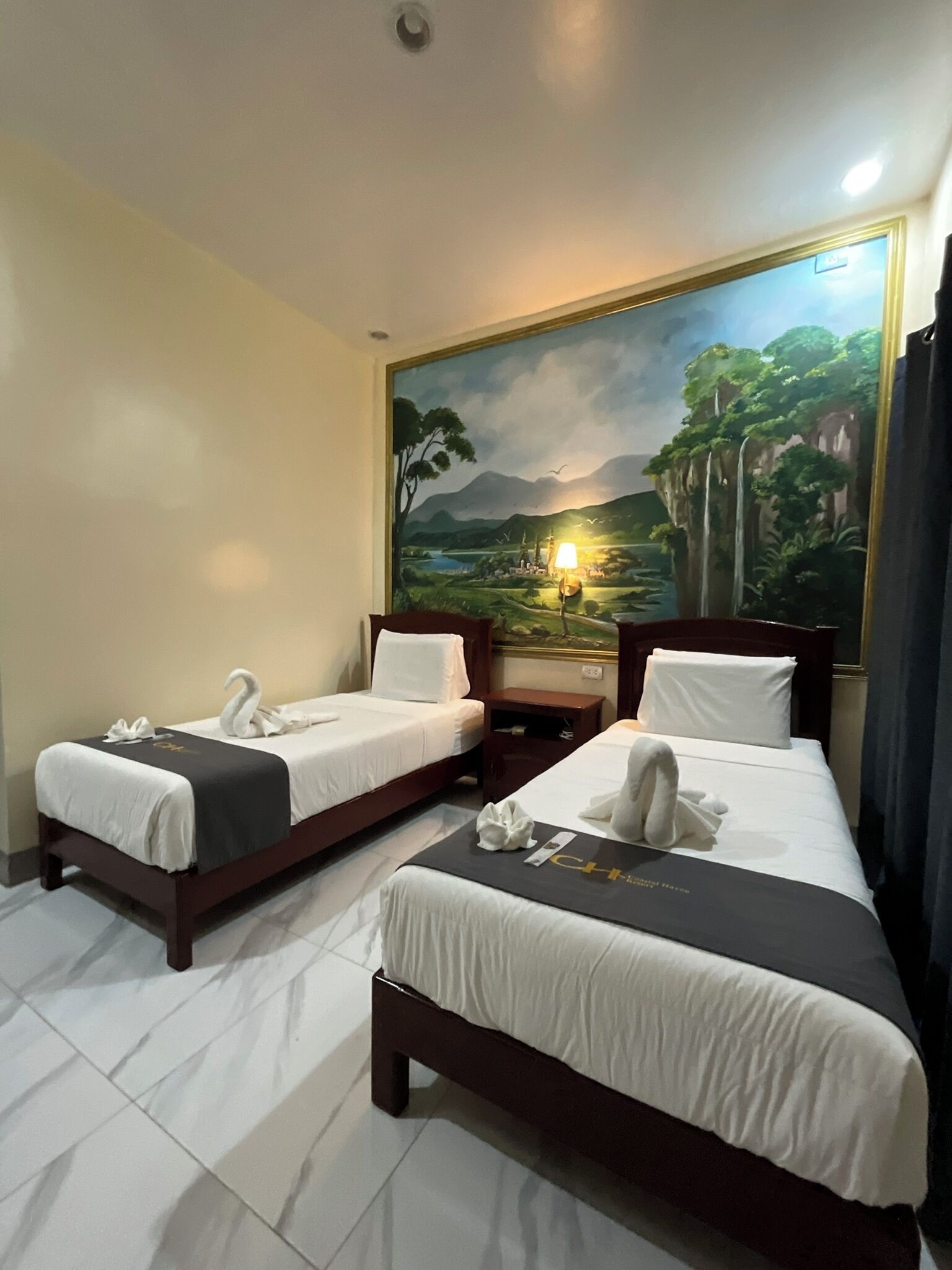 Habitación Premium, vistas a la piscina | Ropa de cama de alta calidad, colchones viscoelásticos, wifi gratis
