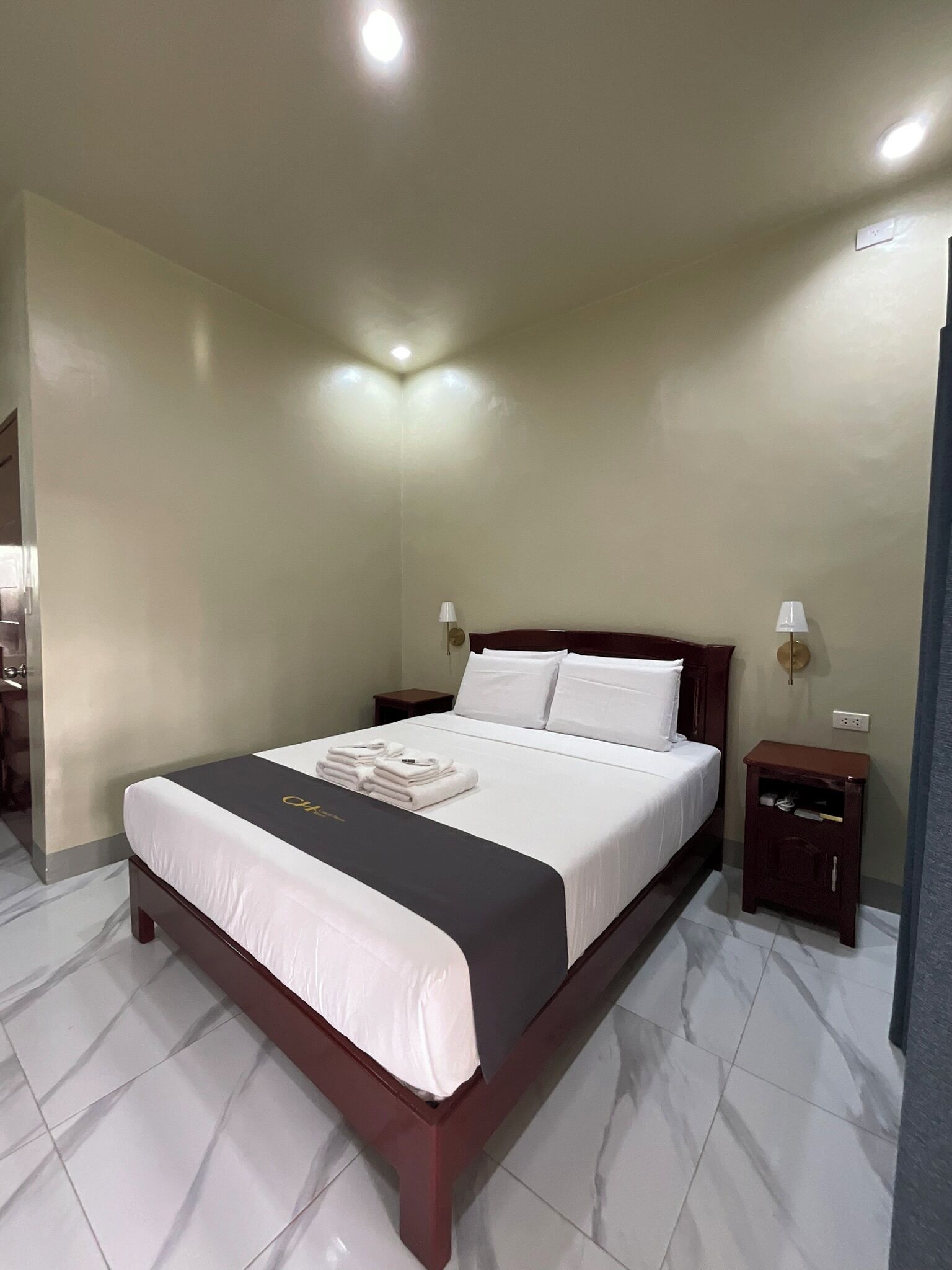 Chambre Premium, 1 grand lit, vue piscine