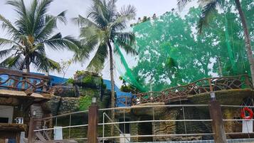 Kolam renang outdoor