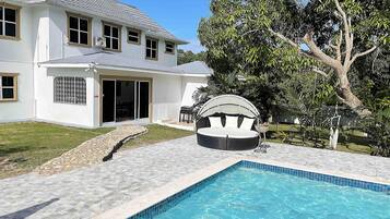 Villa | Alberca | Alberca techada