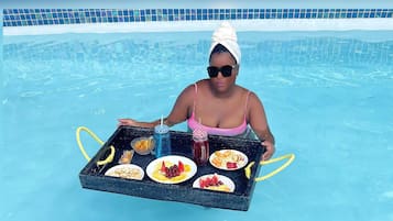 Villa | Alberca | Alberca techada