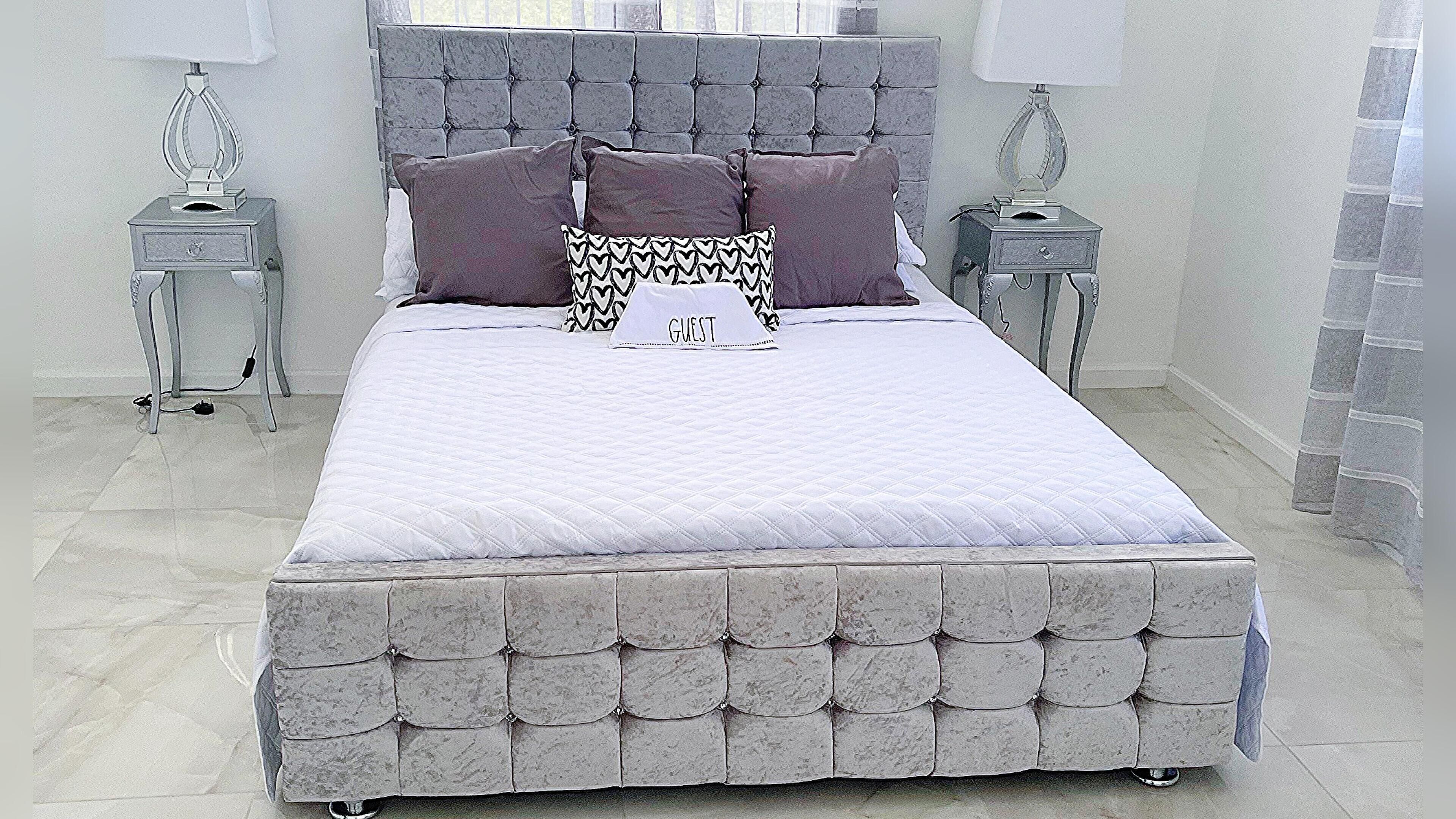 5 habitaciones, tabla de planchar con plancha y wifi gratis 