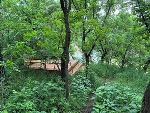 Property grounds - Bridgewater Cabin New/in-town private stay! (Pawhuska)