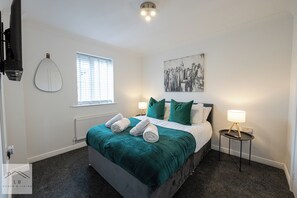 Casa | 4 dormitorios, tabla de planchar con plancha, wifi gratis y ropa de cama