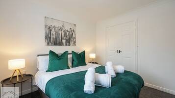 House | 4 bilik tidur, seterika/papan seterika, Wi-fi percuma, cadar katil