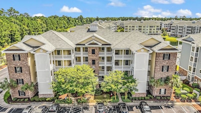 Top-Floor Myrtlewood Condo 2BR • 4 Beds • 2 full Baths • with Elevator