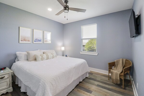 3 bedrooms, travel cot, free WiFi, bed sheets