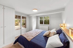 4 habitaciones, tabla de planchar con plancha, wifi y ropa de cama 