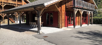 CHALET A LA MONTAGNE (haute savoie)