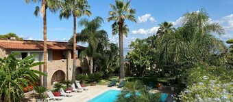 Villa Thalissa - Luxury Home with pool and jacuzzi sea view