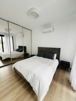 2 slaapkamers, een strijkplank/strijkijzer, wifi, beddengoed