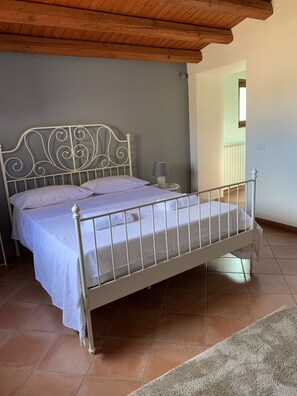 2 bedrooms, WiFi, bed sheets - apartment with all comforts and a few steps from the heart of splendid Palermo (Palermo)
