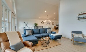 Smart TV, fireplace, foosball, table tennis - Branson Vacation Rental w/ Table Rock Lake Views!  (Branson)