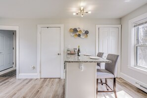 Dining - Weymouth Apartment: Close to Beaches & Boston! (Weymouth)