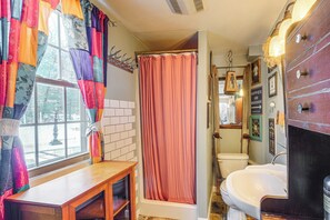 Hair dryer, towels - 'The I House' Interlochen Home w/ Sauna, Fireplace (Interlochen)