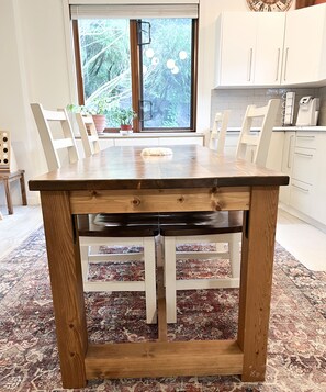 Dining - Welcome to Cottonwood Home! Beach and private small lake! (Duncan)