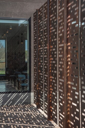 Manifest Restaurant and Hotel