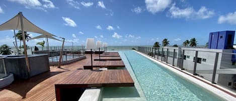 室外游泳池
