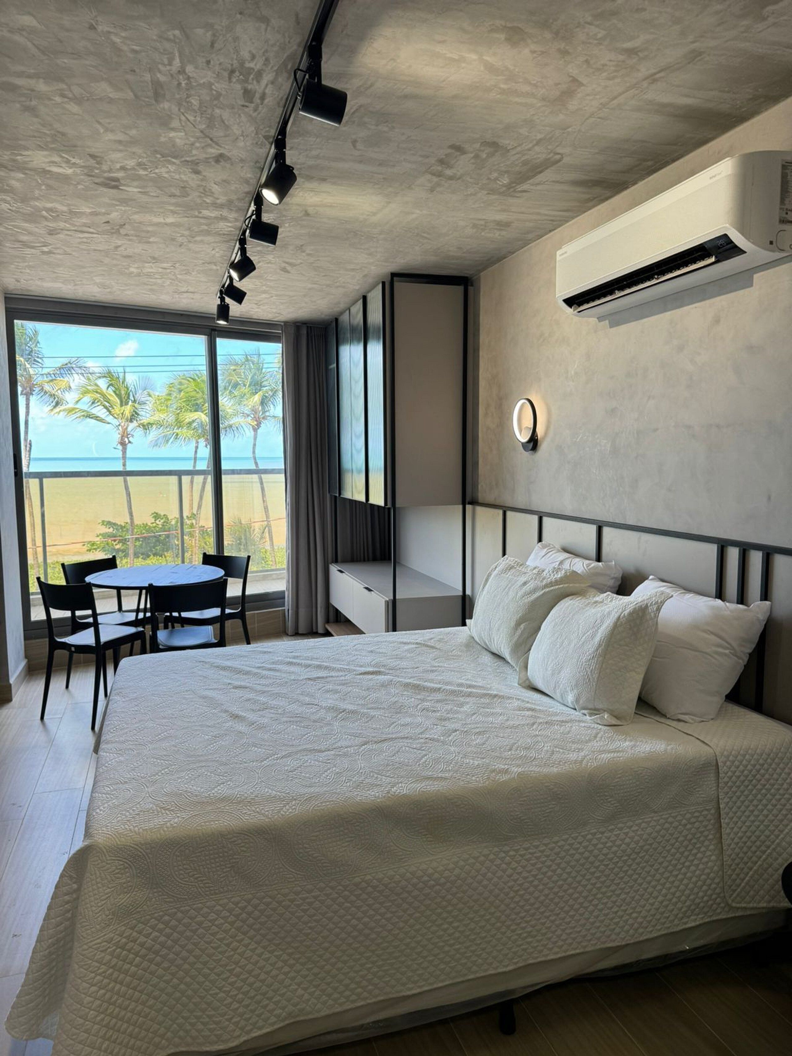 Habitación cuádruple Deluxe | 1 dormitorio, escritorio, espacio para trabajar con un portátil