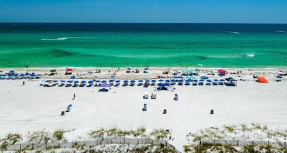 Sugar Beach condo : Charming 2 bed condo beachside. Beach chair service included