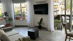 Deluxe Studio | Living area - Oscar Dahir y Rich Navarro (Buenos Aires)