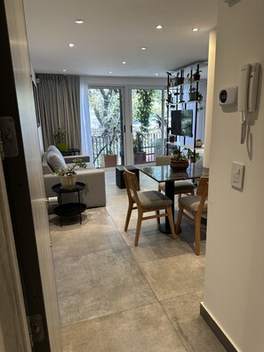 Comfort Studio | Living area - Oscar Dahir y Rich Navarro (Buenos Aires)