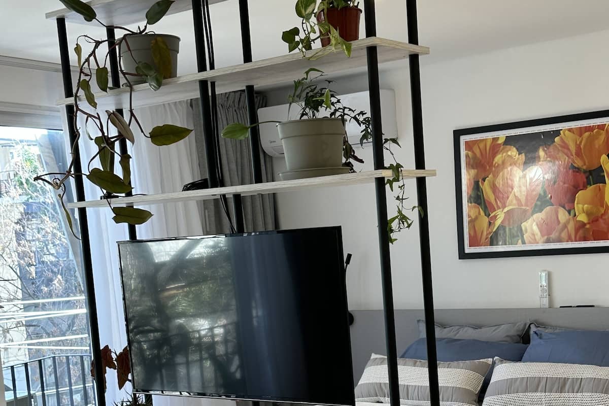 Comfort Studio | In-room safe, blackout curtains, iron/ironing board, free WiFi