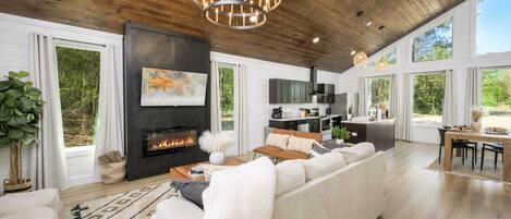 电视、壁炉、办公室