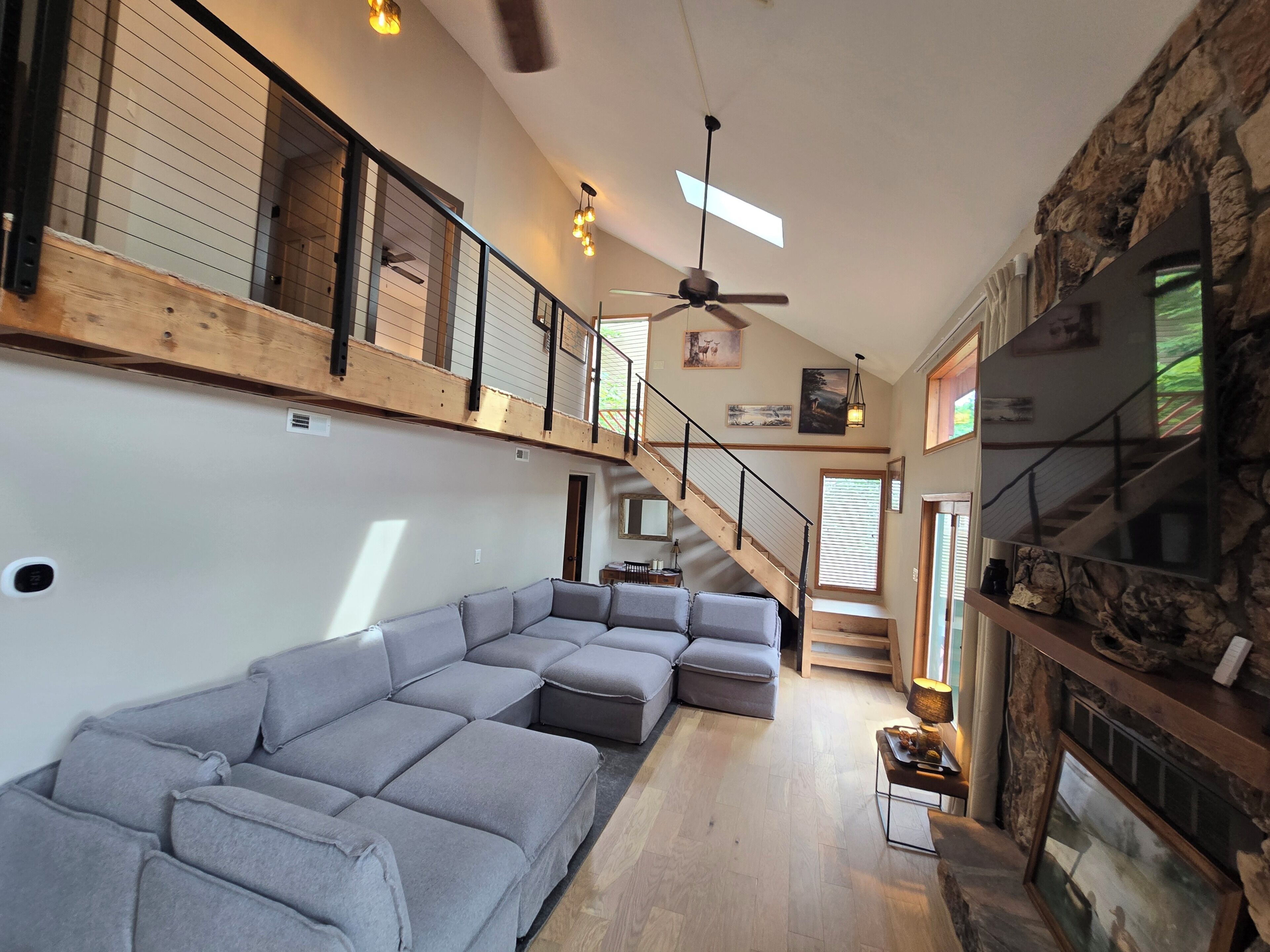 Smart TV, fireplace