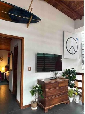 Interior - 2 bed/2 bath condo- walk to Playa Bejuco- 10am check-in (Parrita)