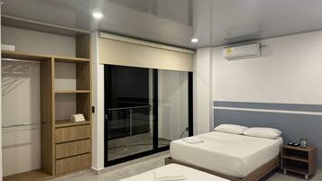 Comfort Quadruple Room | Free WiFi, bed sheets